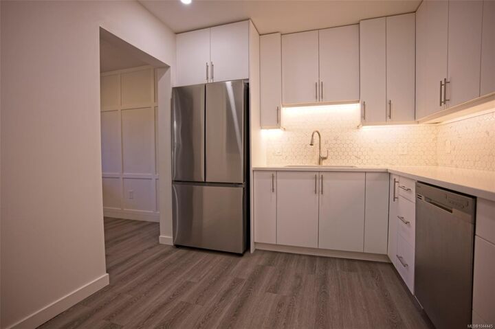 Property Photo:  75 Gorge Rd W #205  BC V9A 7A9 