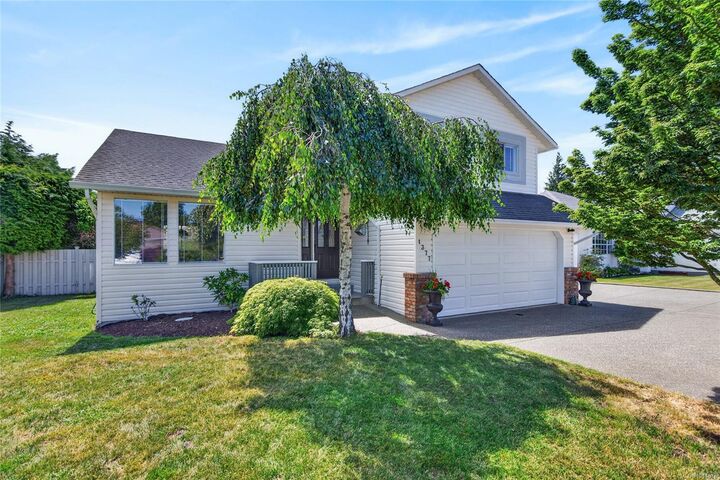 Property Photo: 1377 Ocean View Ave BC V9M 3R2