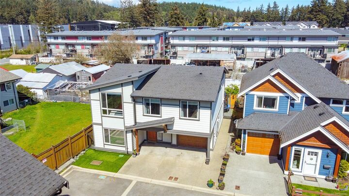 Property Photo: 1054 Whitney Crt BC V9C 0G9