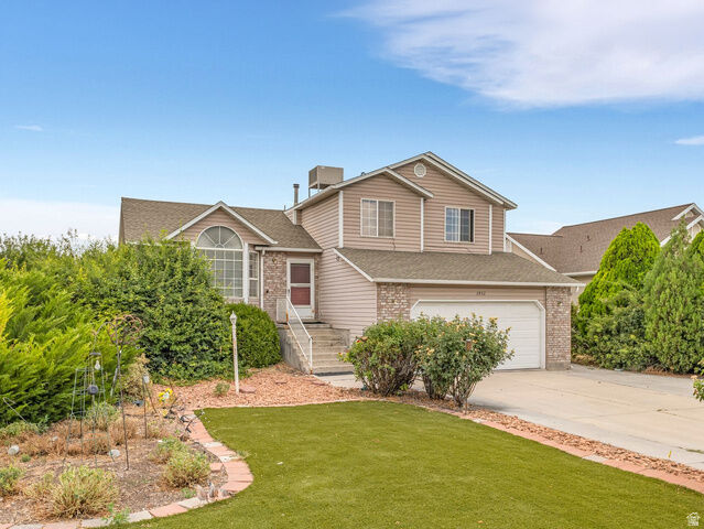 Property Photo: 3932 S Redhawk Rd W UT 84119