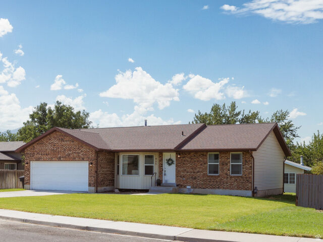 Property Photo: 865 W 1050 N UT 84057