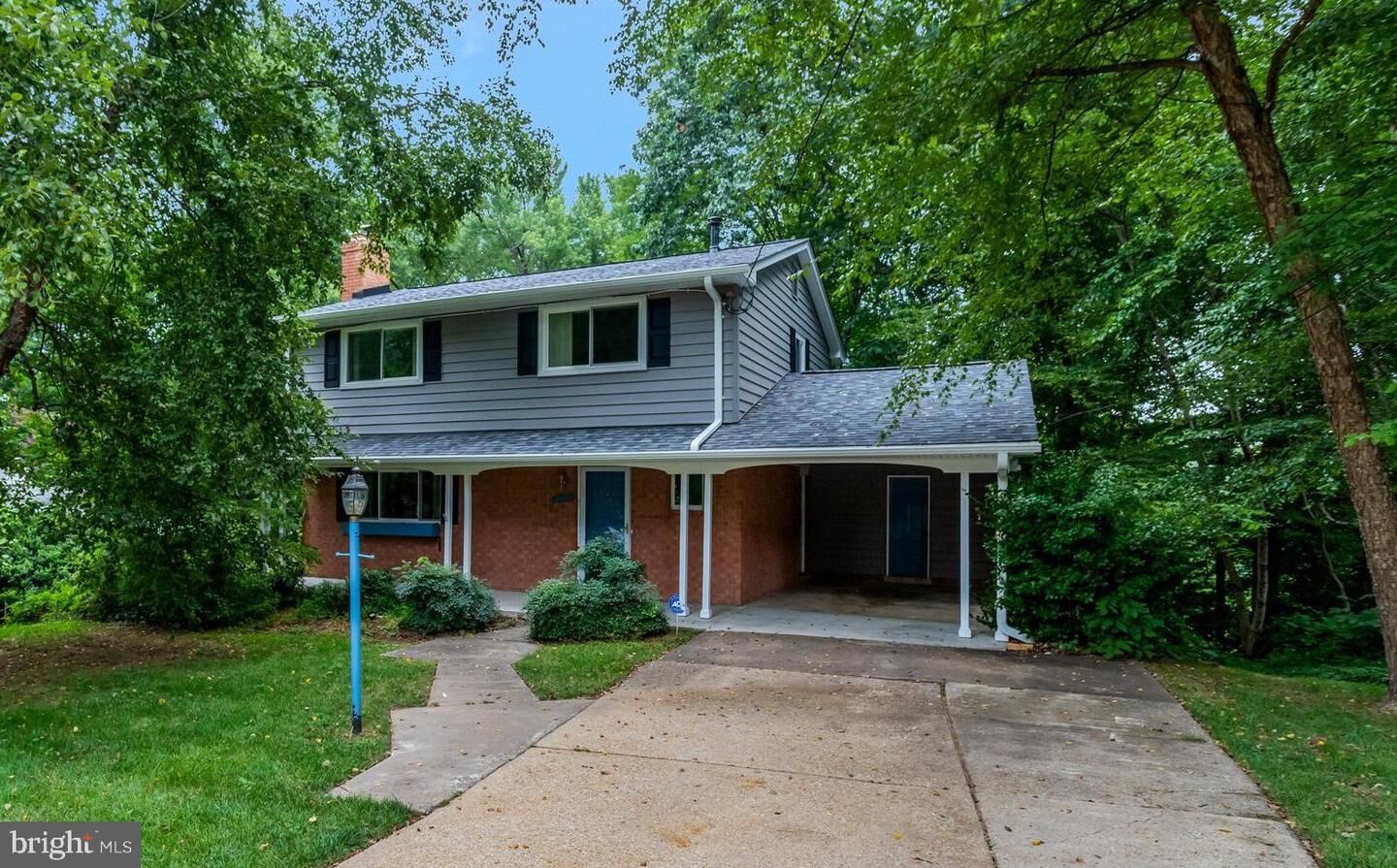 Property Photo: 8447 Thames Street VA 22151