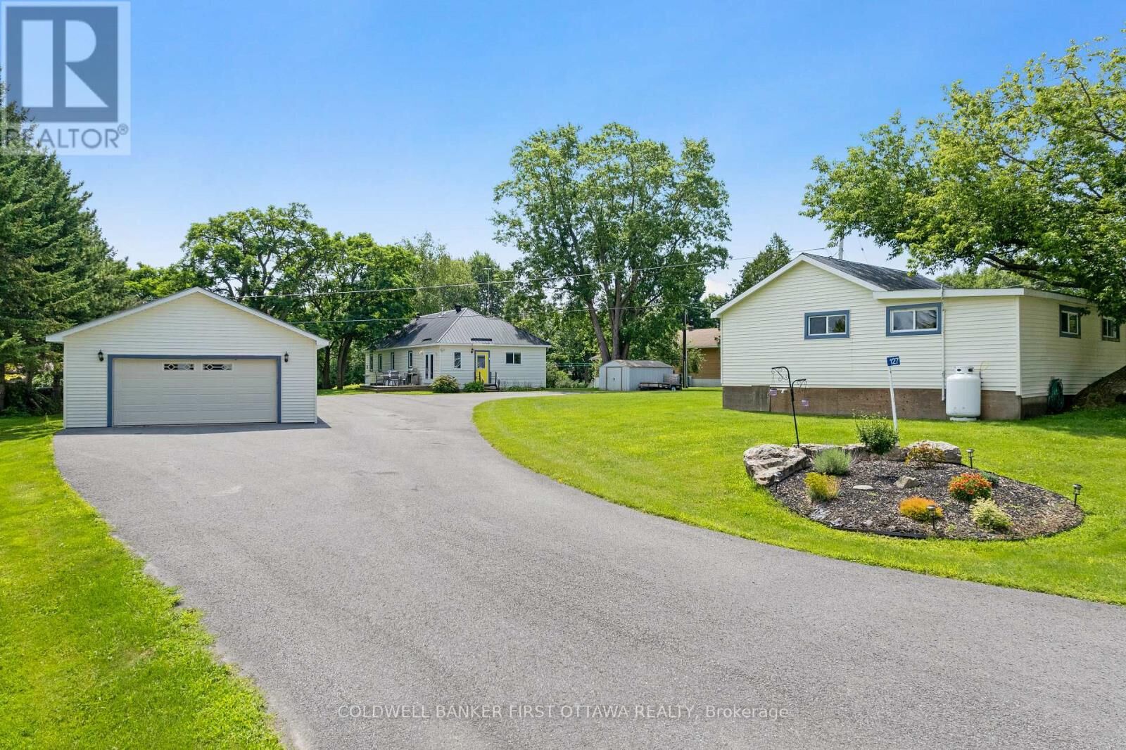 Property Photo:  127 Rose Mac Drive  ON K0G 1W0 