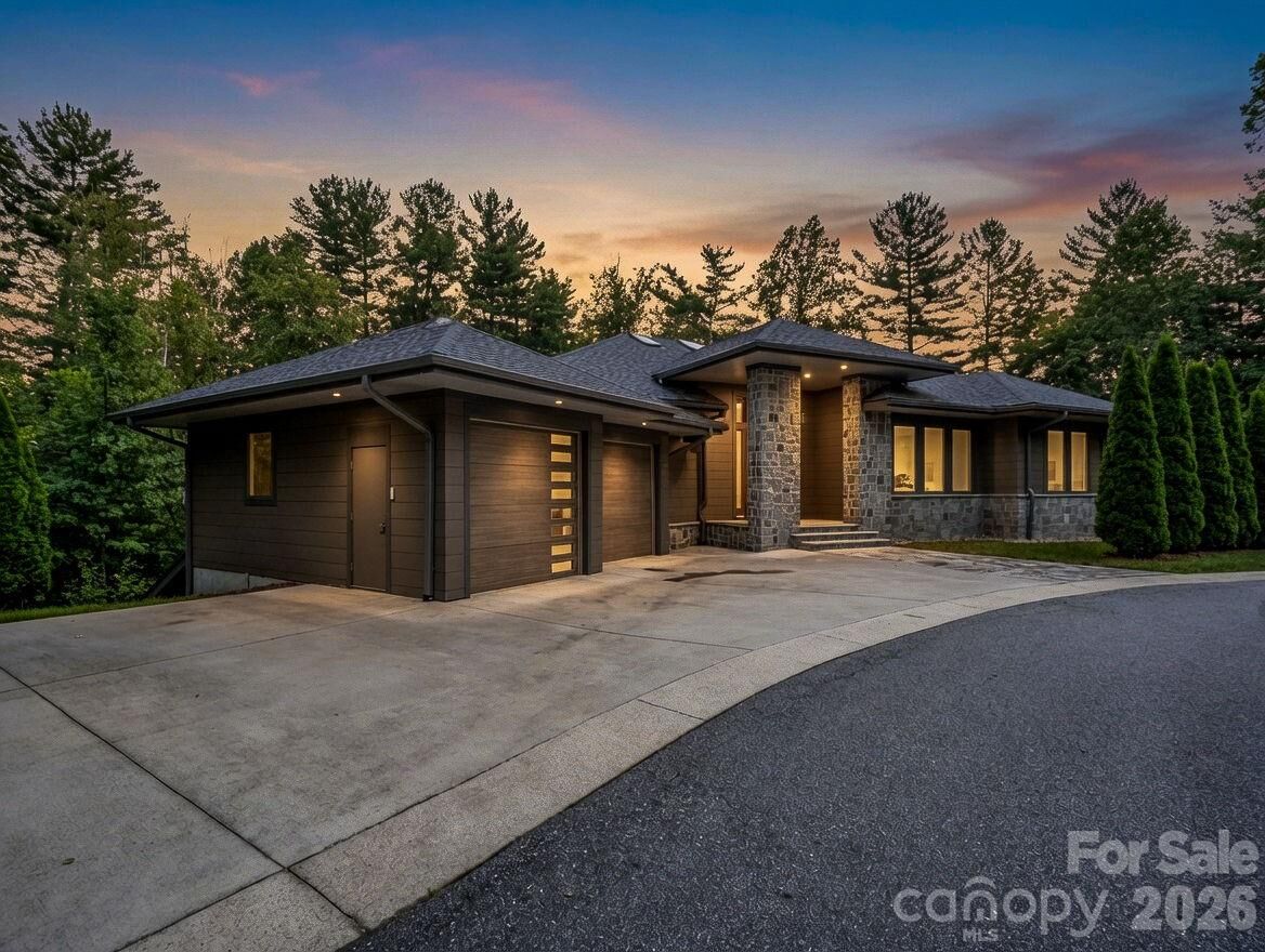 Property Photo: 55 Pheasant Branch Court NC 28731