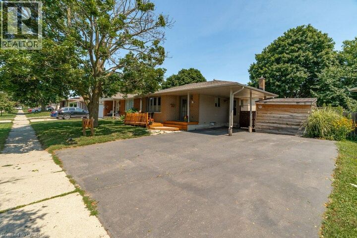 Property Photo: 119 Millwood Crescent ON N2P 1R4