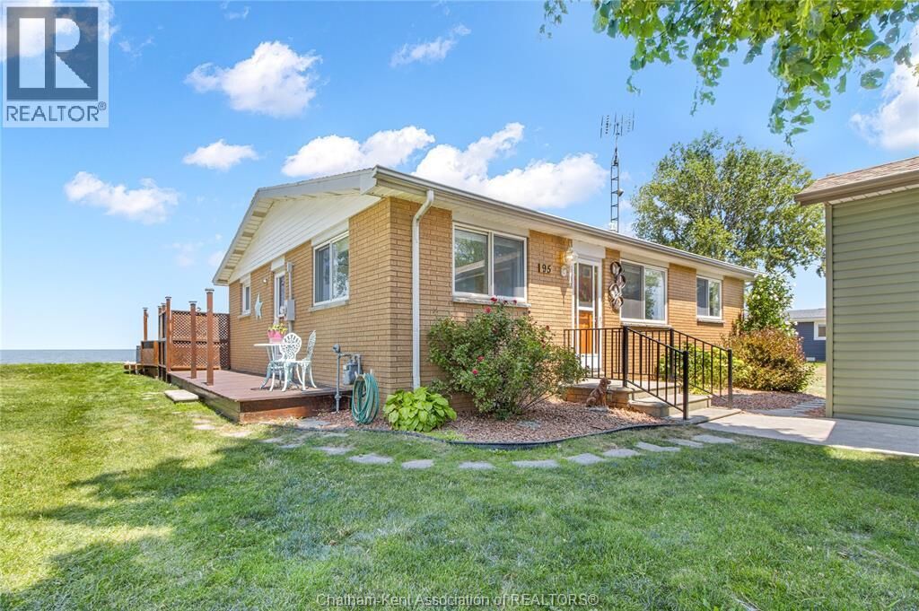Property Photo:  95 Island Crescent  ON N0P 2L0 
