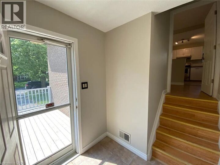 Property Photo:  92 Leaside Drive  ON L3C 6B2 
