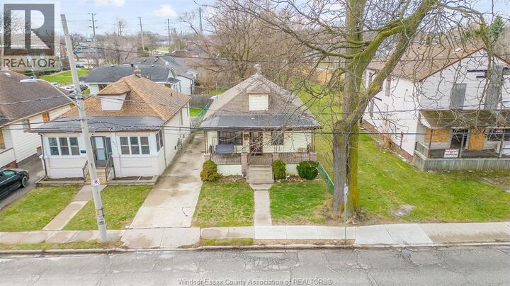 Property Photo: 879 Felix Avenue ON N9C 3L1