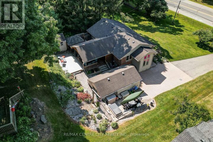 Property Photo: 4766 Sunset Road ON N5L 1J1