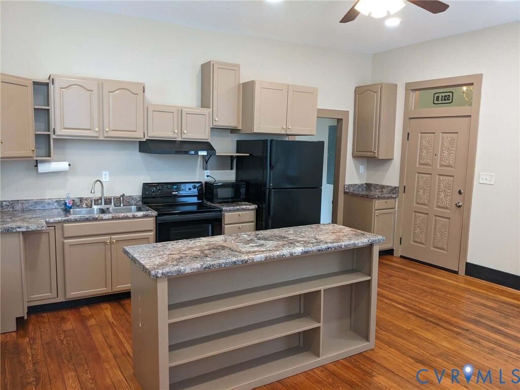 Property Photo: 519-521 Grove Avenue 521 B VA 23803