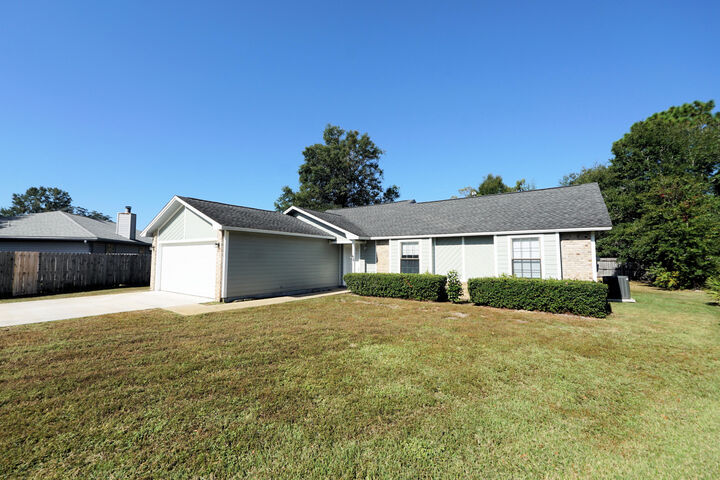Property Photo:  128 Meadow Woods Lane  FL 32578 