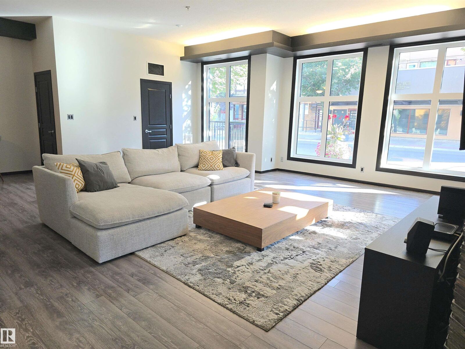 Property Photo:  10531 117 Street NW 106  AB T5H 0A8 