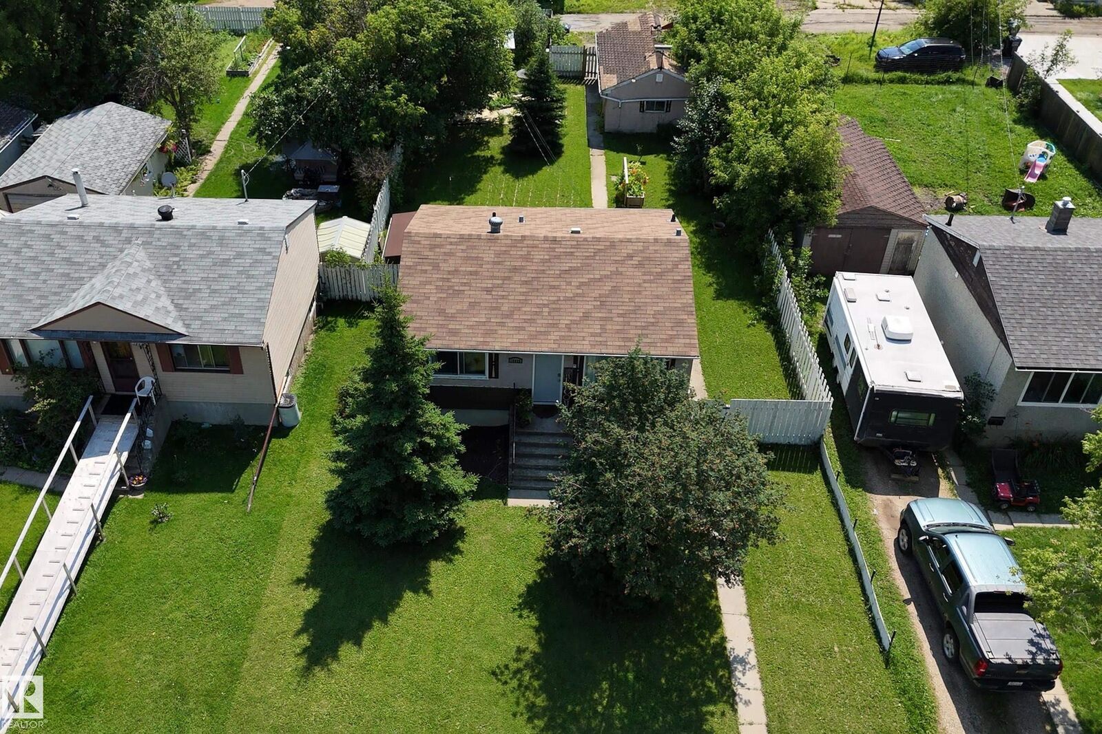 Property Photo:  15925 106 Avenue NW  AB T5P 0W6 