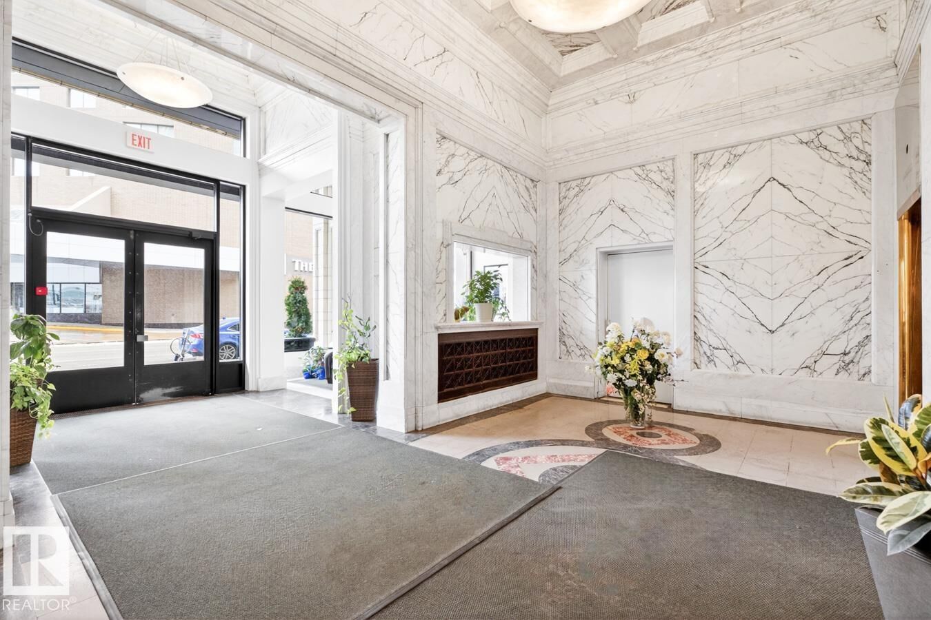 Property Photo: 10134 100 Street NW 801 AB T5J 0N8