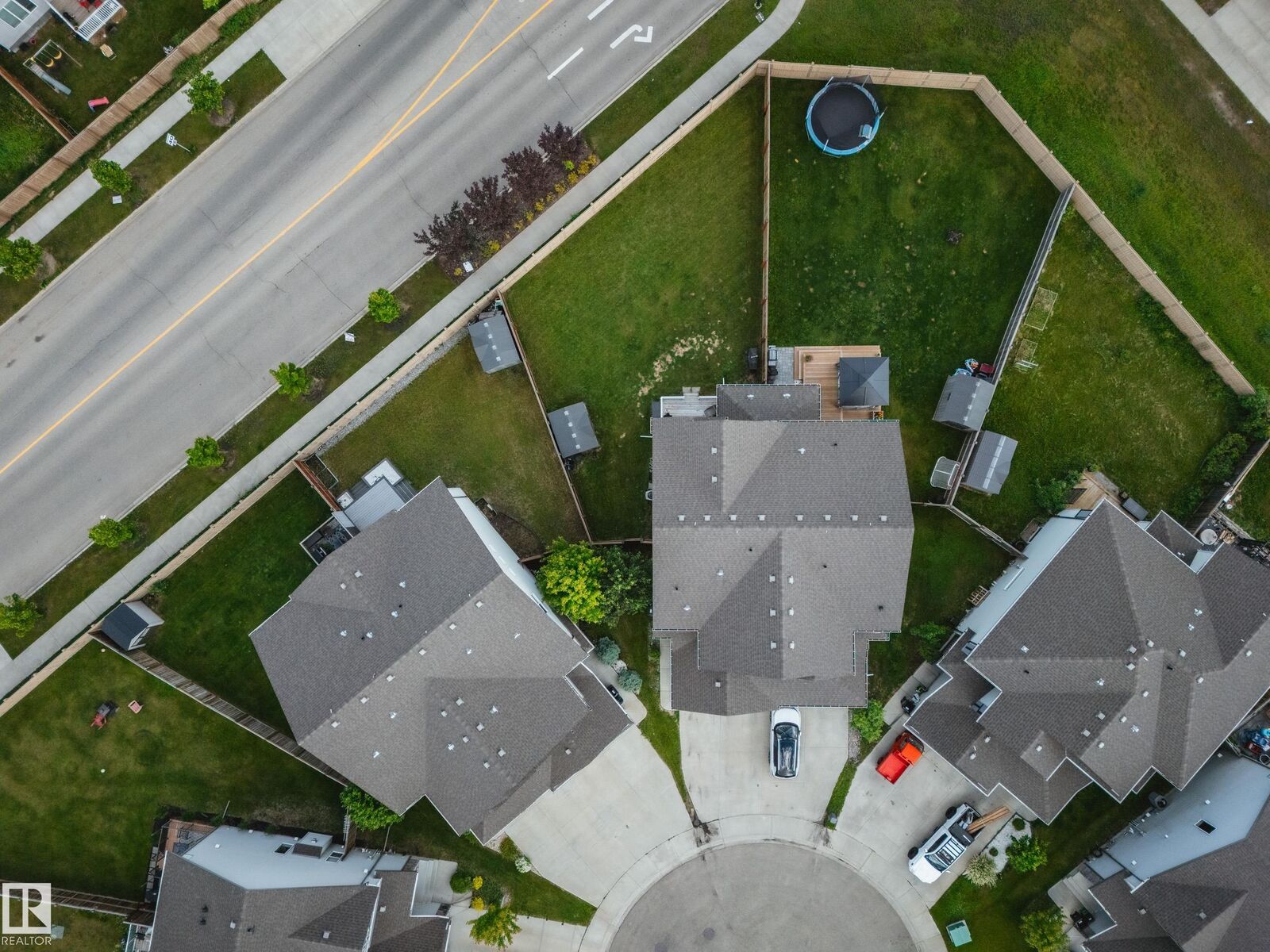 Property Photo: 6305 167A Avenue NW AB T5Y 3P7