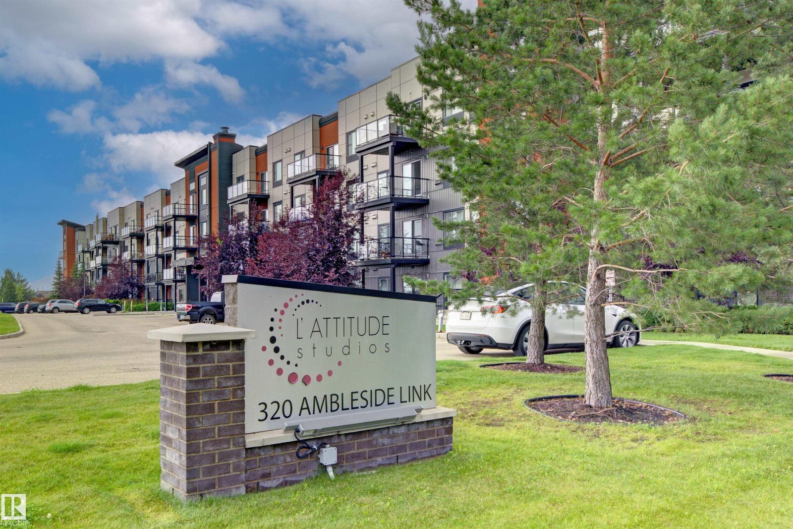 Property Photo:  320 Ambleside Link Link SW 120  AB T6W 2Z9 