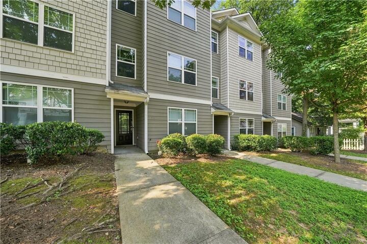 Property Photo: 1365 Memorial Drive SE 13 GA 30317
