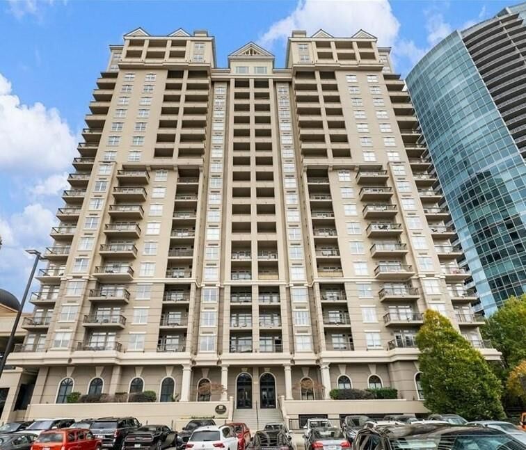 Property Photo: 3334 Peachtree Road NE 1001 GA 30326