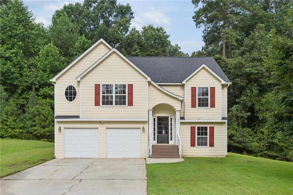 Property Photo: 785 Pinewood Drive GA 30064