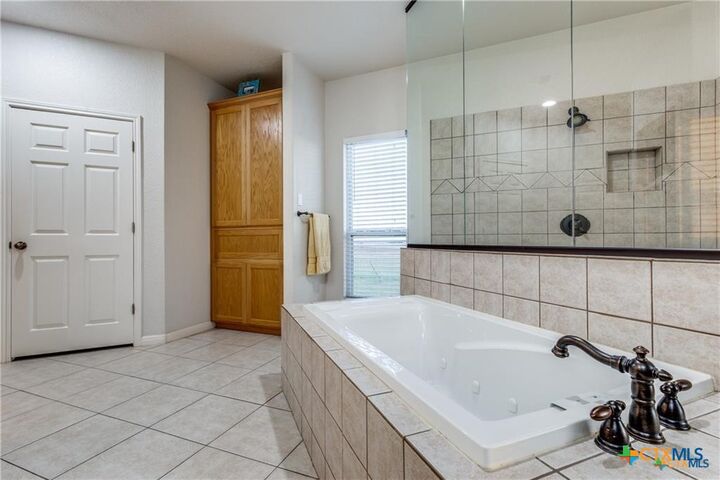 Property Photo: 8177 Boenig Road TX 78155
