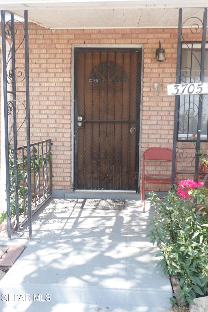 Property Photo: 3705 Flory Avenue TX 79904