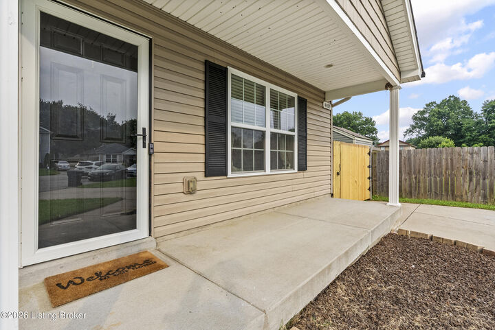 Property Photo: 4405 Debbie Ct KY 40213