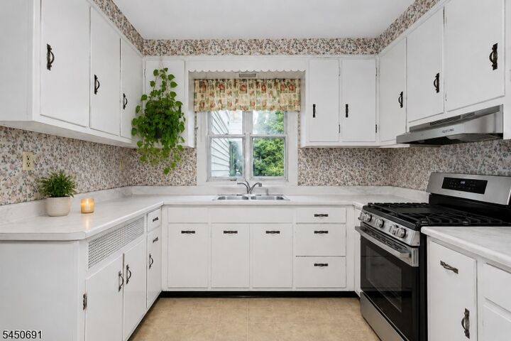 Property Photo:  340 Saddle River Rd  NJ 07663 