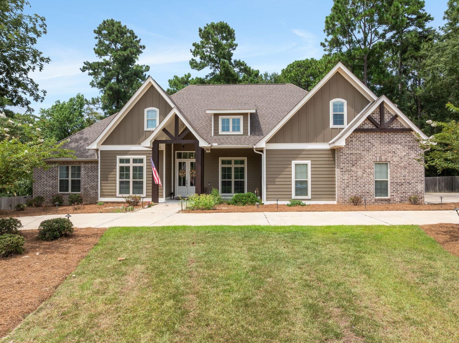 Property Photo:  12 Pinehill  MS 39402 