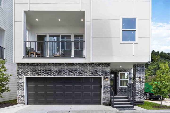 Property Photo: 316 Walthall B TX 77022