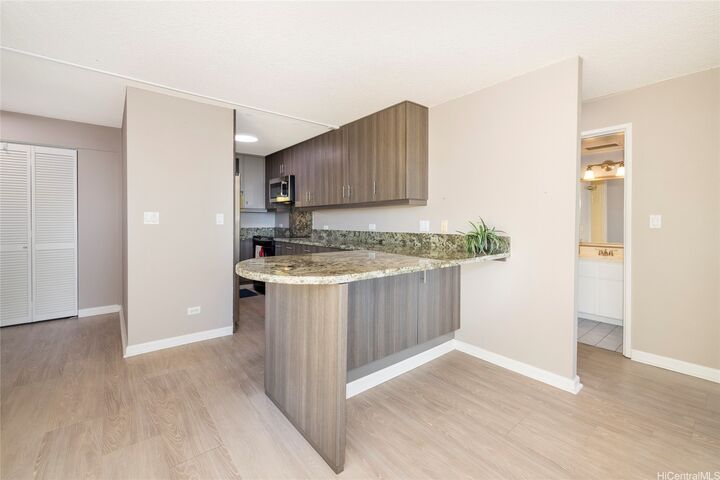 Property Photo:  1054 Green Street 808  HI 96822 