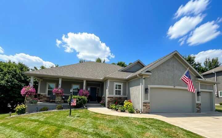 Property Photo:  4116 Autumn Ridge Court  MO 64505 