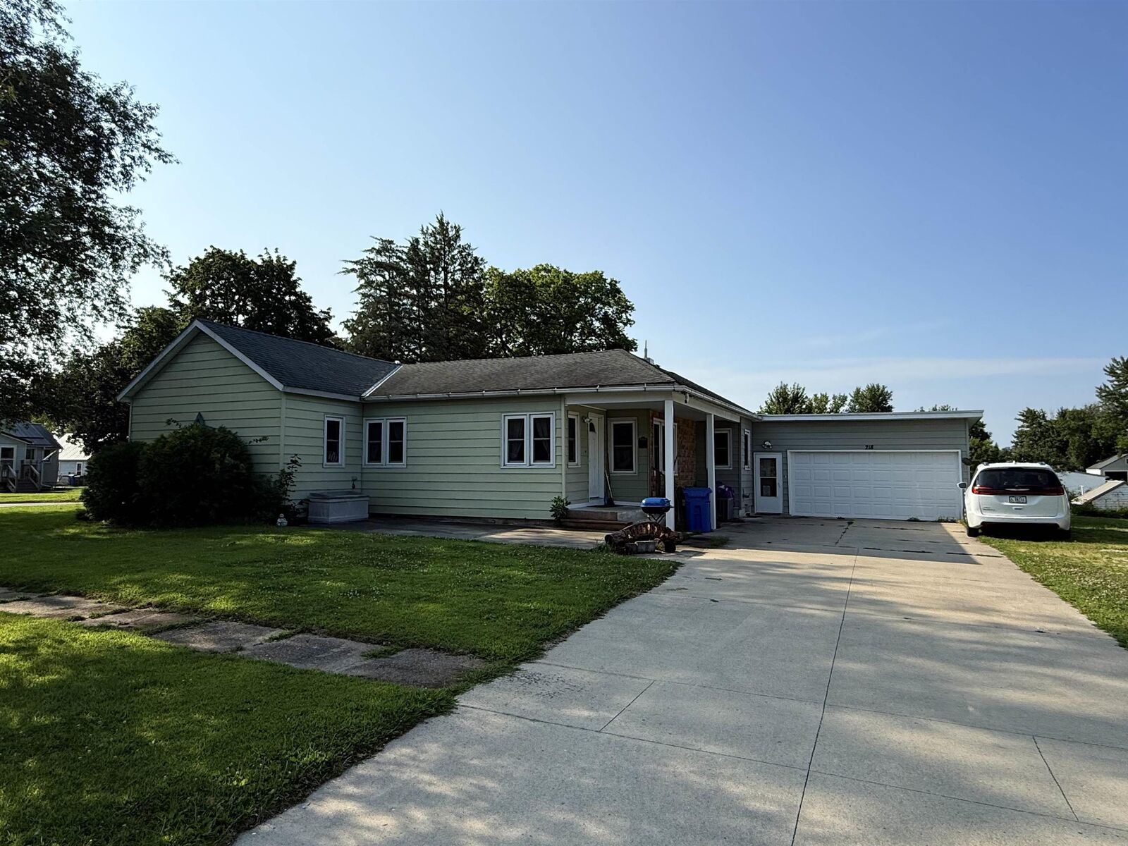 Property Photo:  218 Walnut Street  IA 50619 