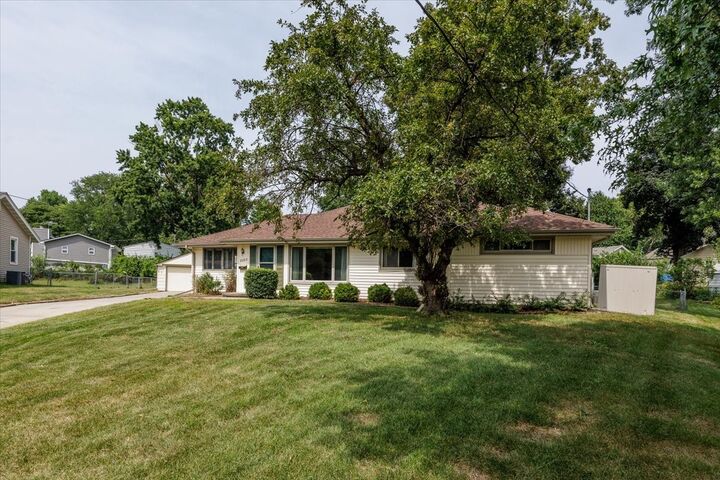 Property Photo: 2223 Park Lane IA 50265