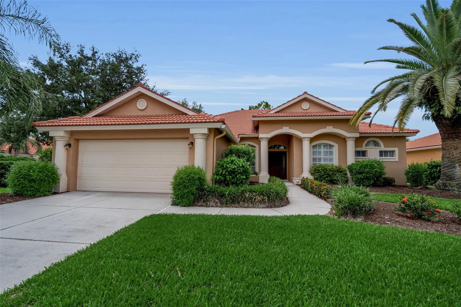 Property Photo:  1036 Oak Meadow Lane  FL 34229 
