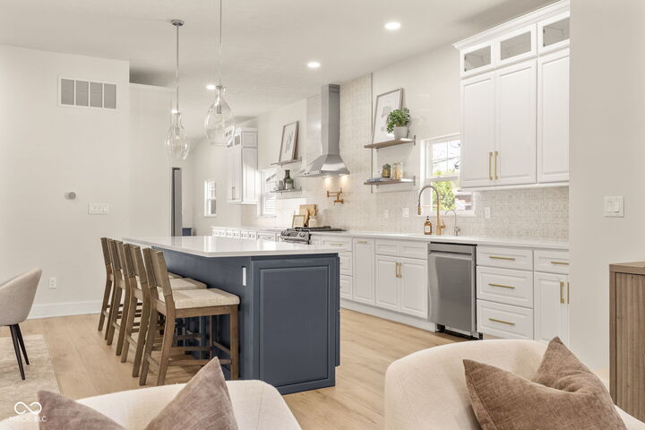 Property Photo:  560 Jefferson Avenue  IN 46201 