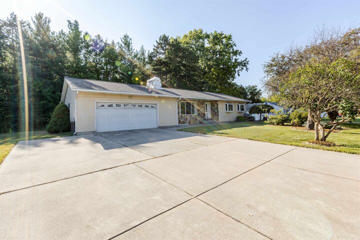Property Photo: 909 N Chilson Street MI 48706