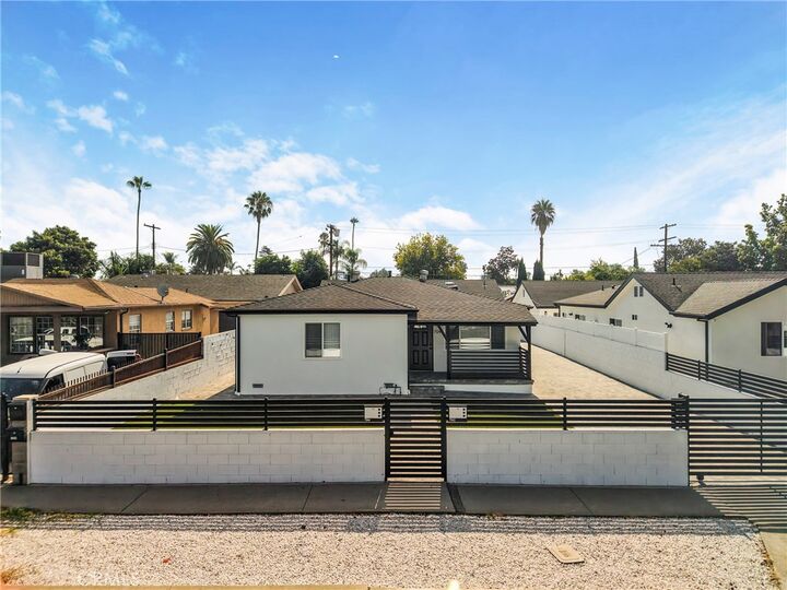 Property Photo:  7044 Tyrone Avenue  CA 91405 