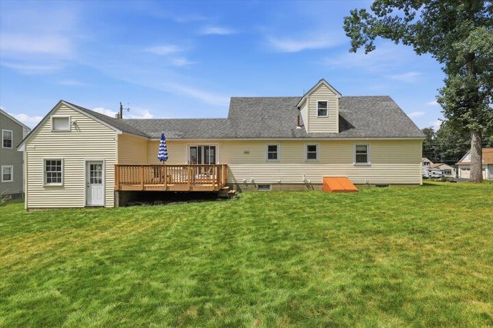 Property Photo:  7 Hideaway Road  NH 03064 