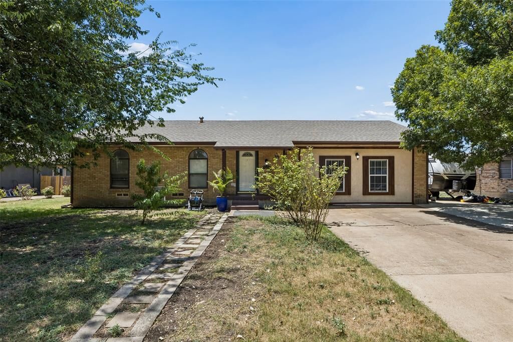 Property Photo:  111 Dunn Street  TX 75154 