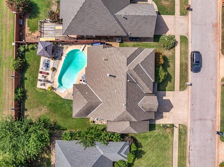 Property Photo: 19704 Harness Court OK 73012