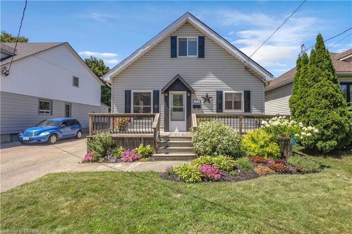Property Photo: 158 Grand Street ON N3R 4B9