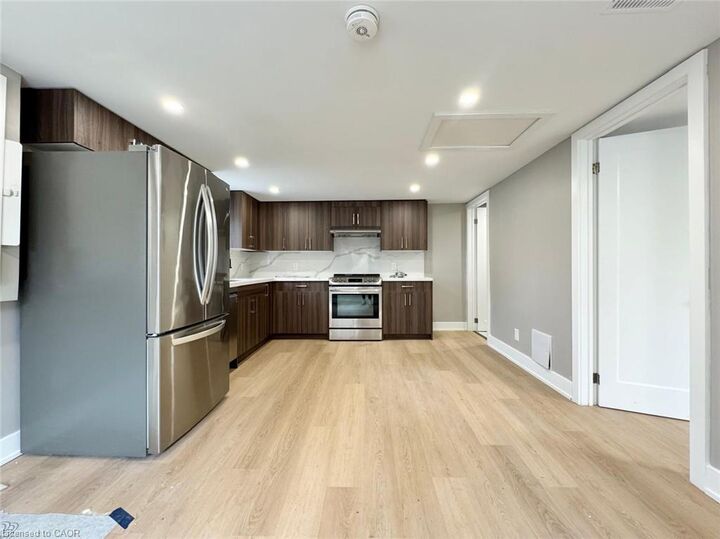 Property Photo:  53 Martin Road 4  ON L8K 3N4 