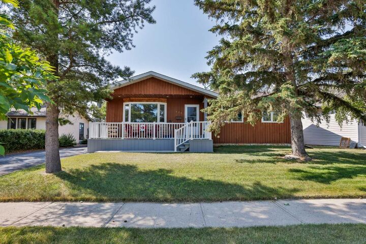 425 Cottonwood Drive — photo 1