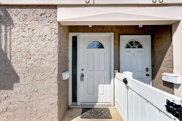 Property Photo:  3015 51 Street SW 37  AB T3E 6N5 