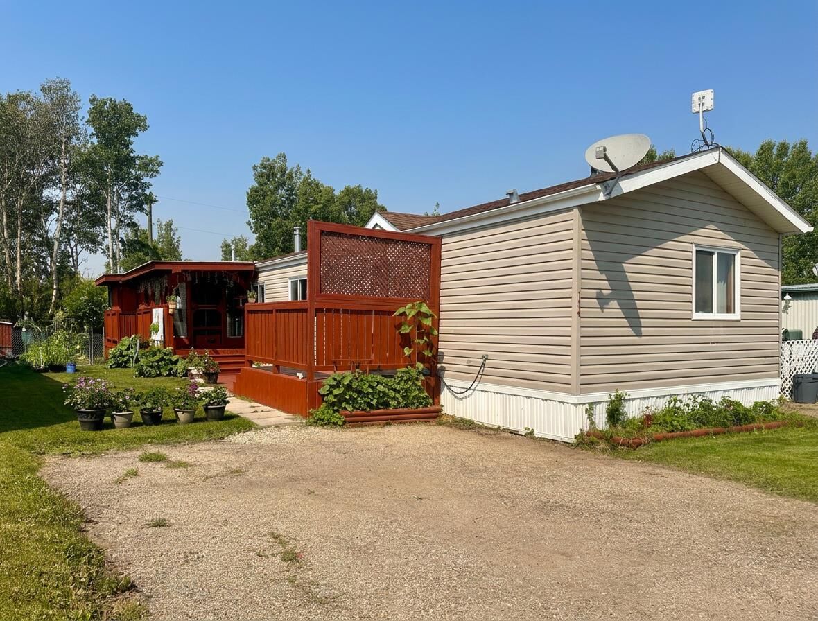 Property Photo: 134 Meadow Drive AB T0M 0H0