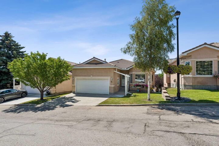 Property Photo: 42 Scimitar Circle NW AB T3L 2C8