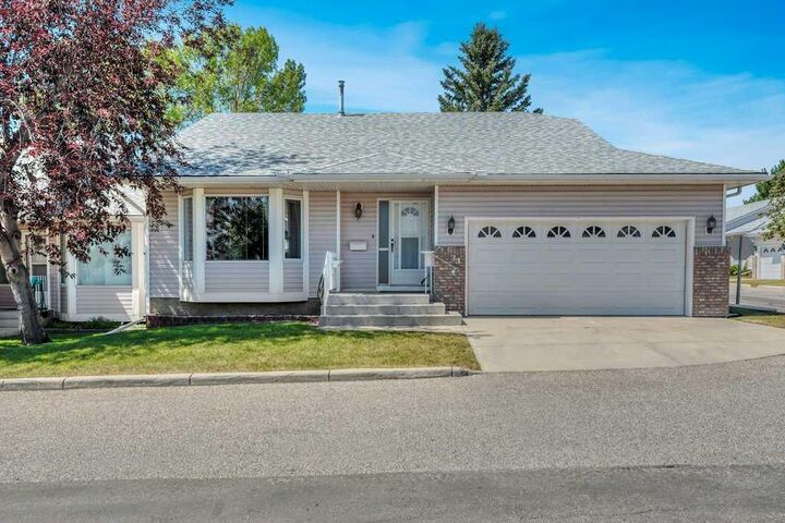 33 Riverview Point SE — photo 1