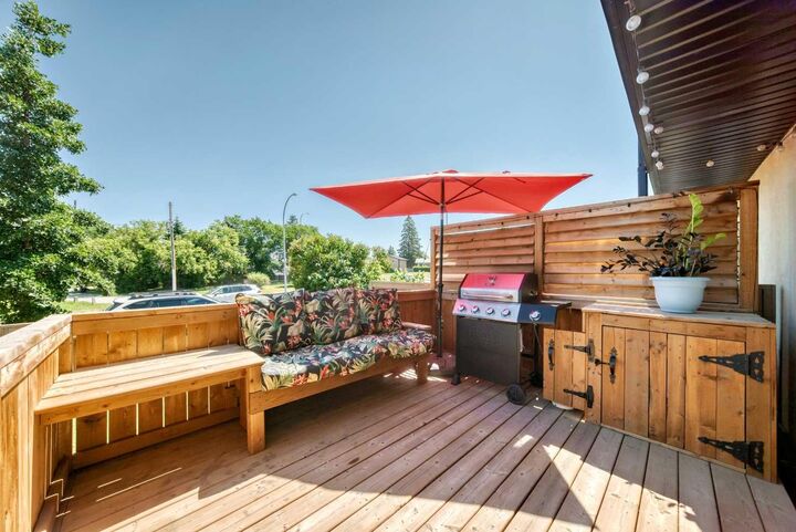 Property Photo:  3809 45 Street SW 3  AB T3E 3H4 