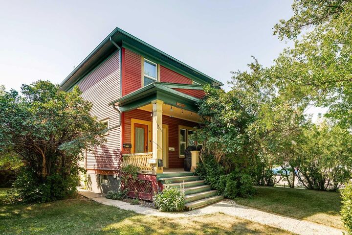 Property Photo: 831 4A Street NE AB T2E 3W3