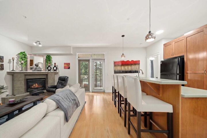 24 Hemlock Crescent SW 4203 — photo 1